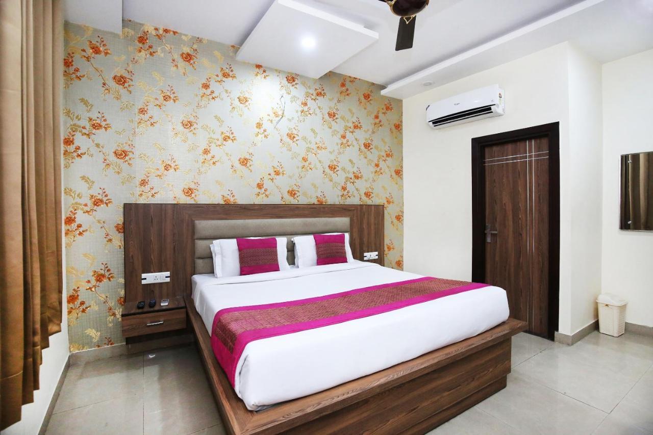 Hotel Oyo 8666 The Queen Amritsar