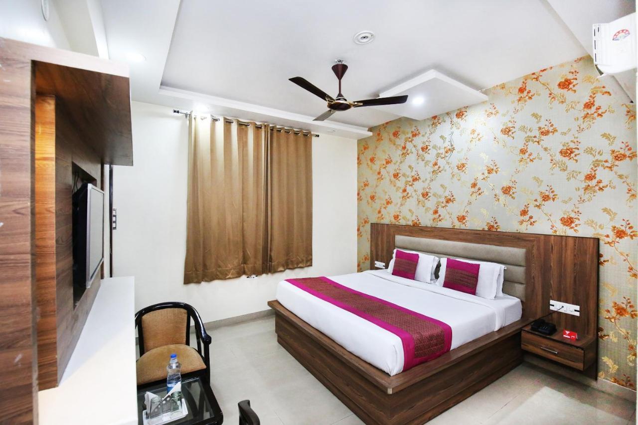 Hotel Oyo 8666 The Queen Amritsar