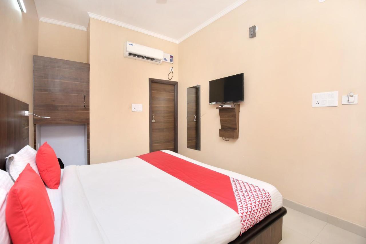 Hotel Oyo 7676 Golden Sunrise