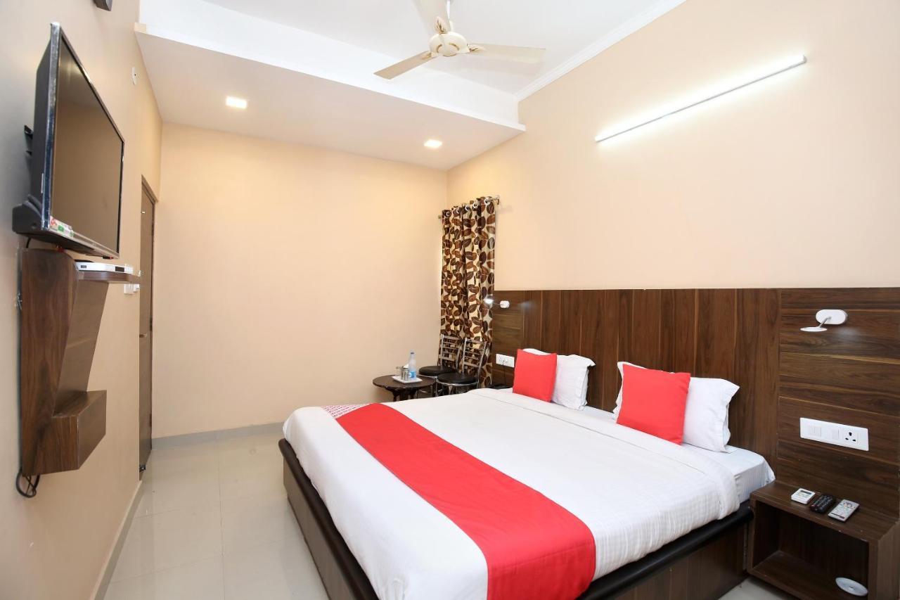 Hotel Oyo 7676 Golden Sunrise