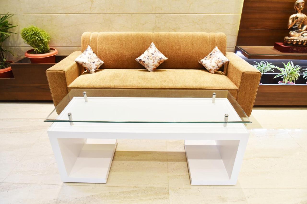 Hollywood Heights Near Railway Station Hotel 3*
