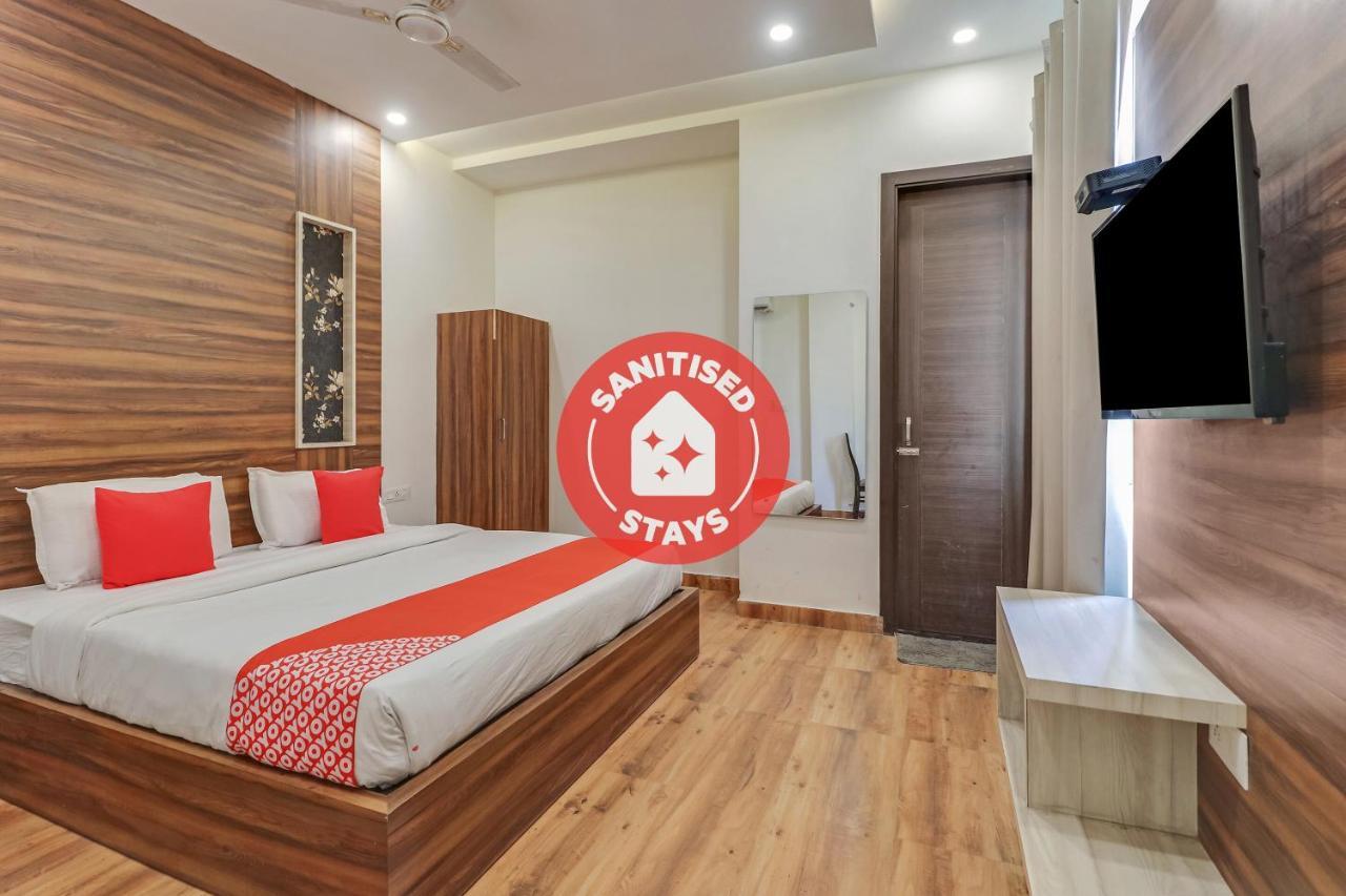 Oyo 72989 J K Classic Hotel
