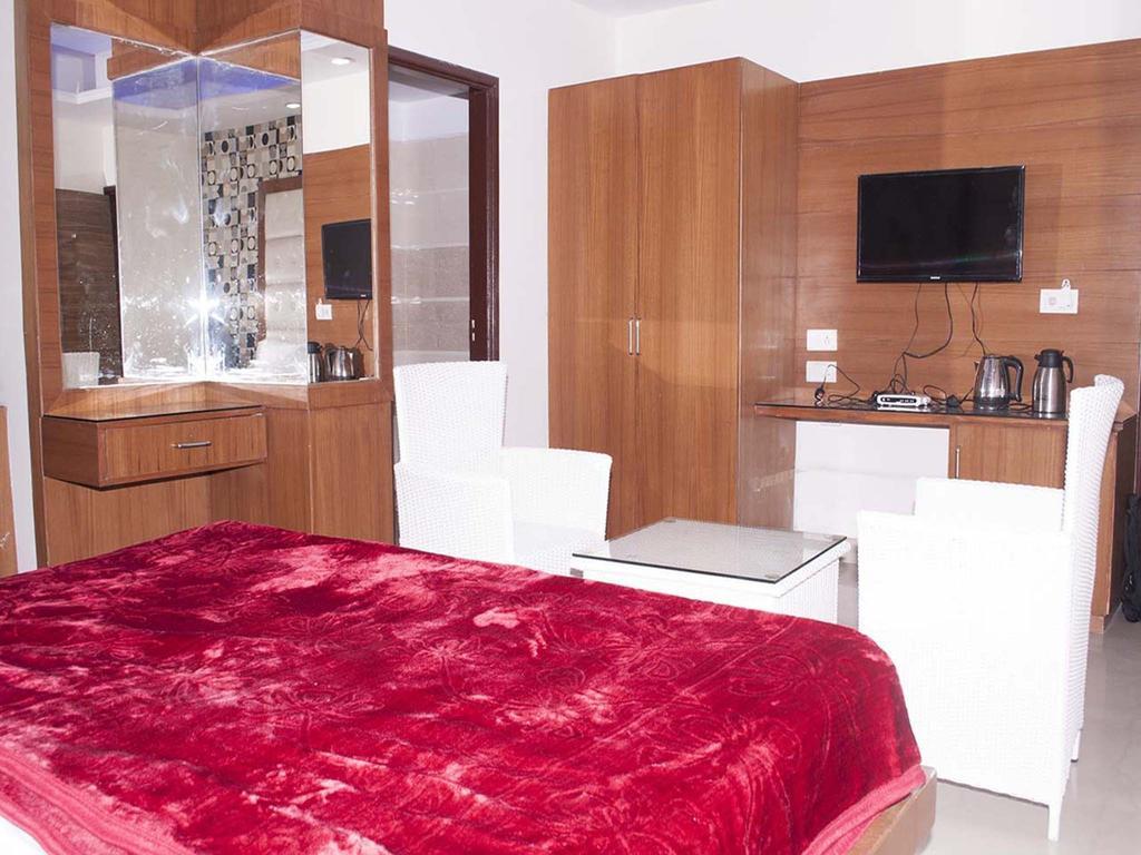 Hotel Park Side Navjyoti 3*
