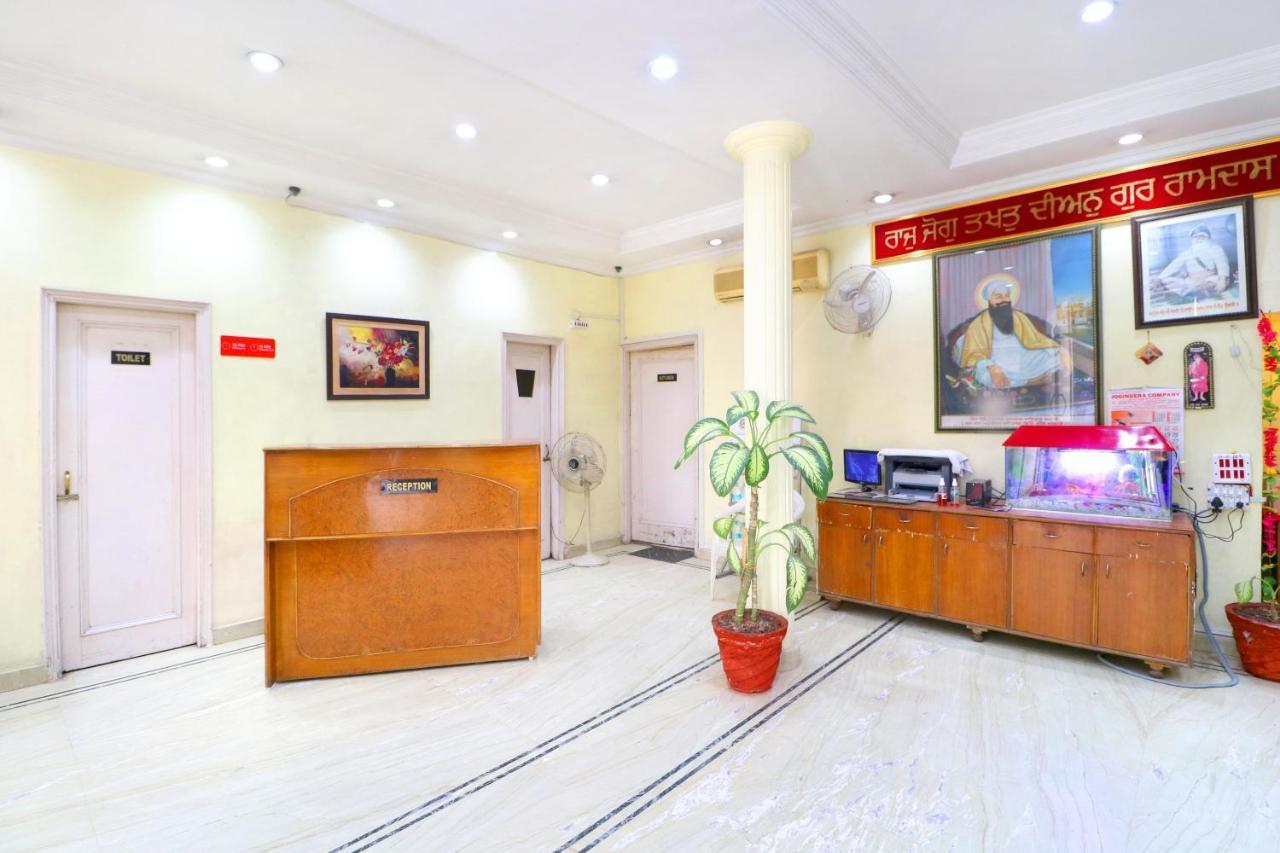 Oyo 24073 Hari Darshan Hotel 3*
