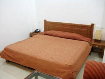 Hotel Fabhotel Aaykay Model Town