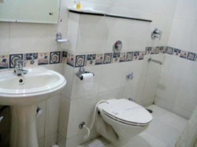 Hotel Fabhotel Aaykay Model Town