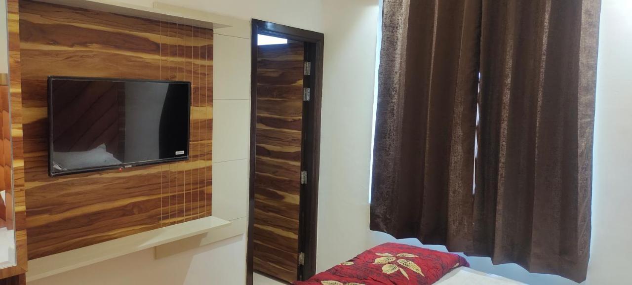 Hotel Golden Crown 3*