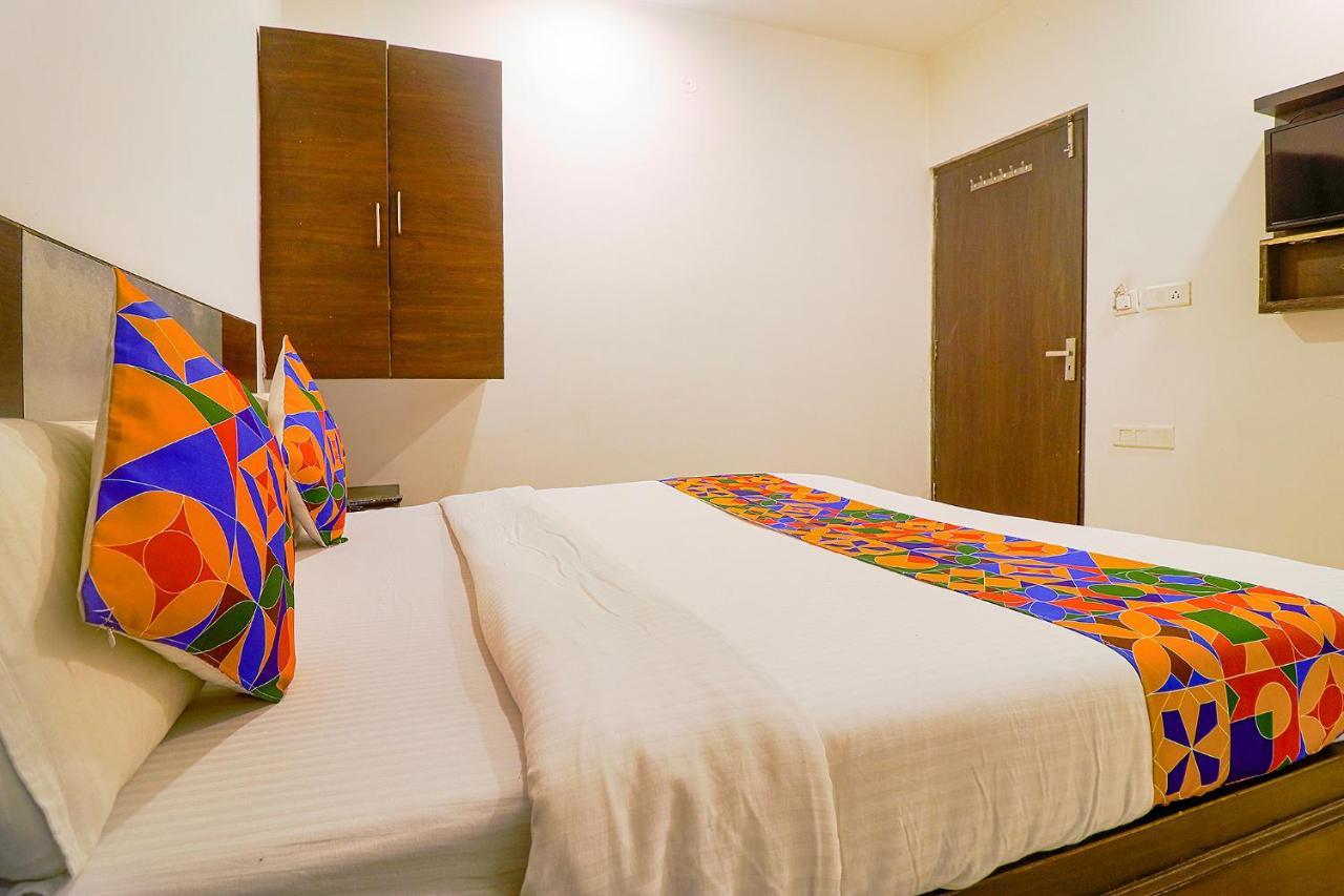 Hotel Fabhotel Star Metro 3*