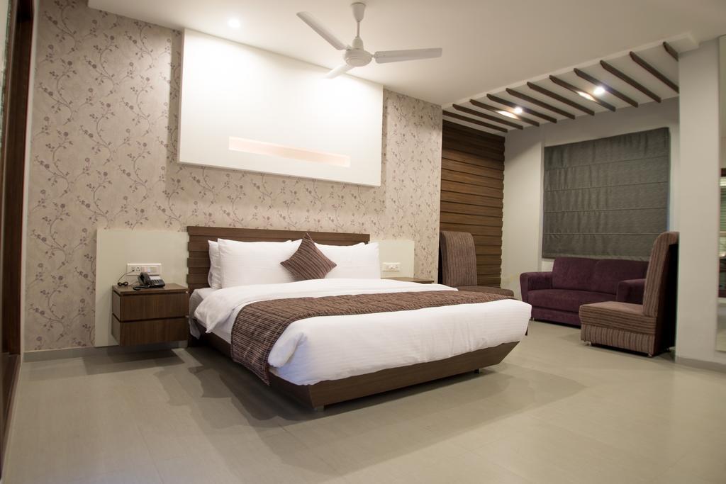 Narula's Aurrum Hotel 3*