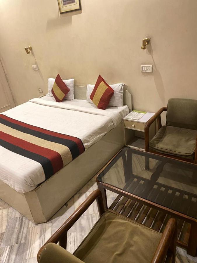 Lavi Hari Darshan - 10 Meter From Golden Temple Hotel Amritsar