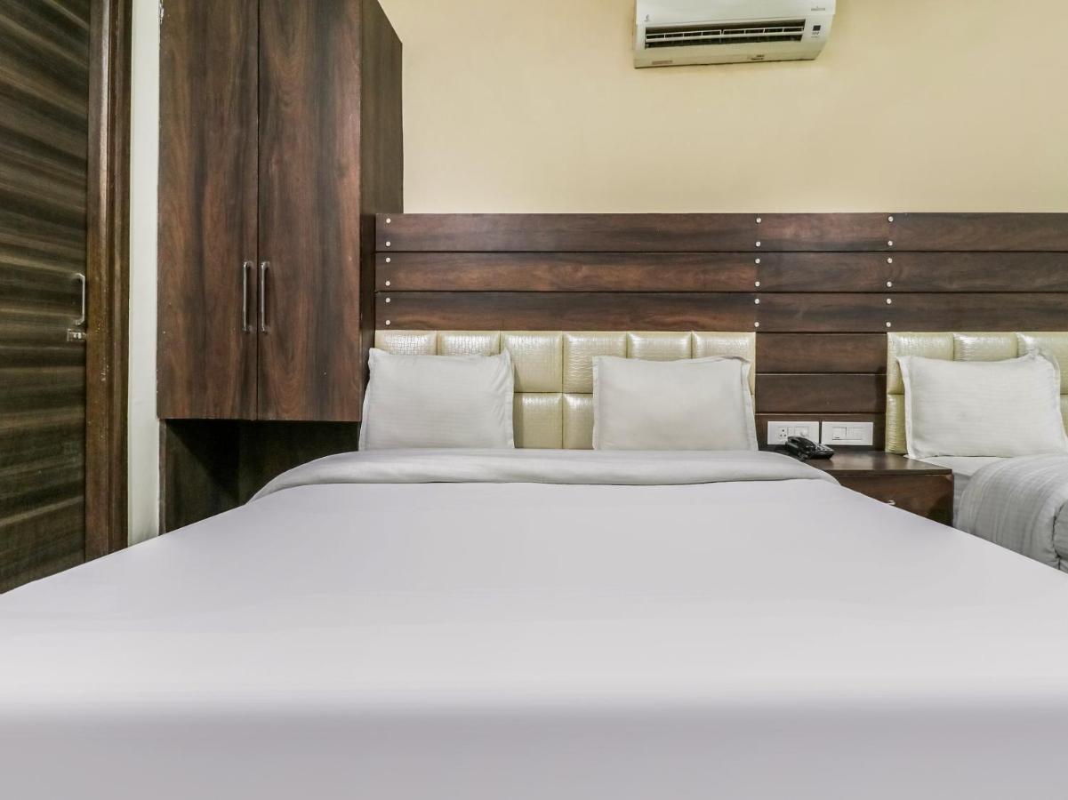 Oyo 1977 Grand Galaxy Hotel 3*