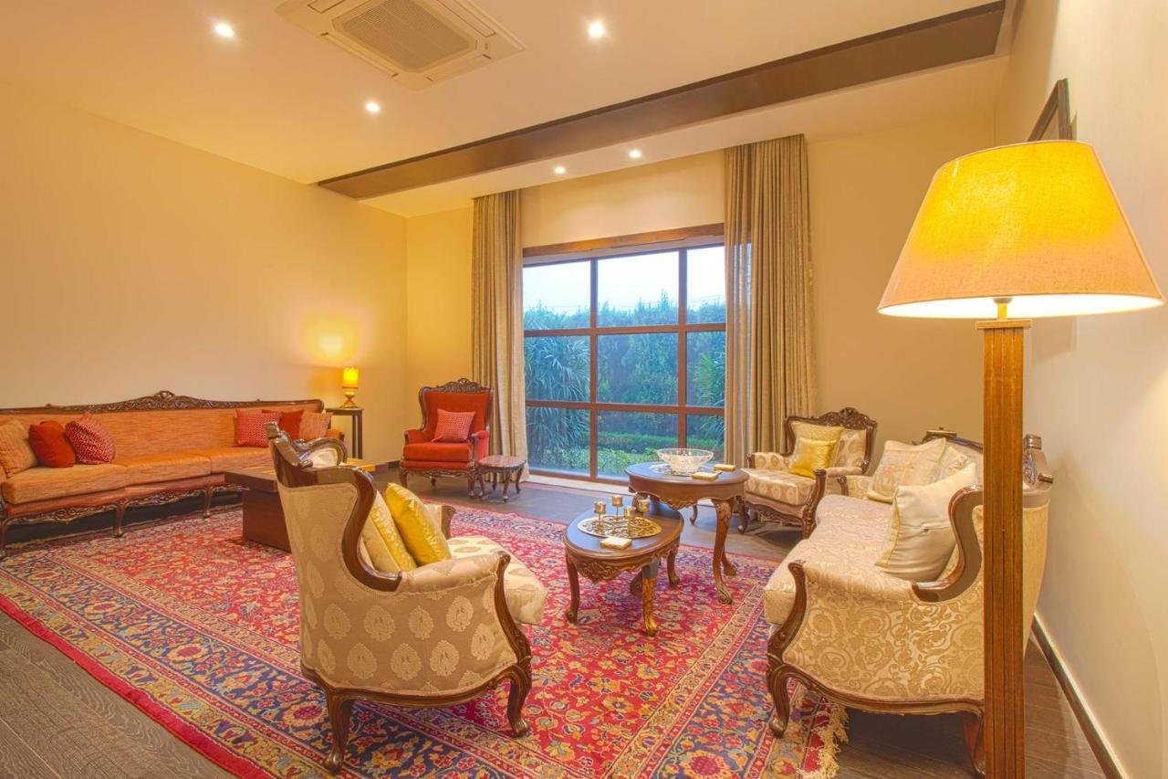 Stayvista At Ekant - 3bhk With Private Pool In Villa *