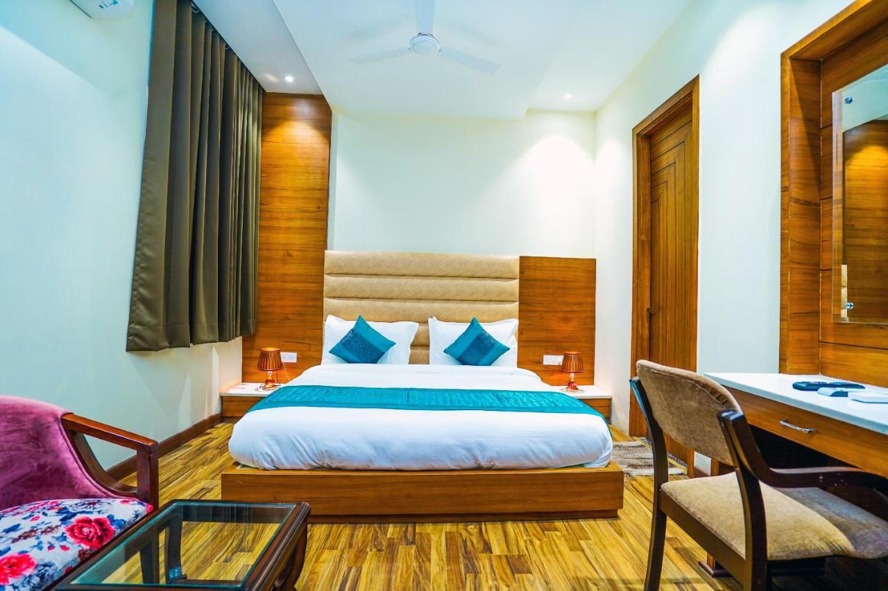 Aura Grand By Levelup 4*