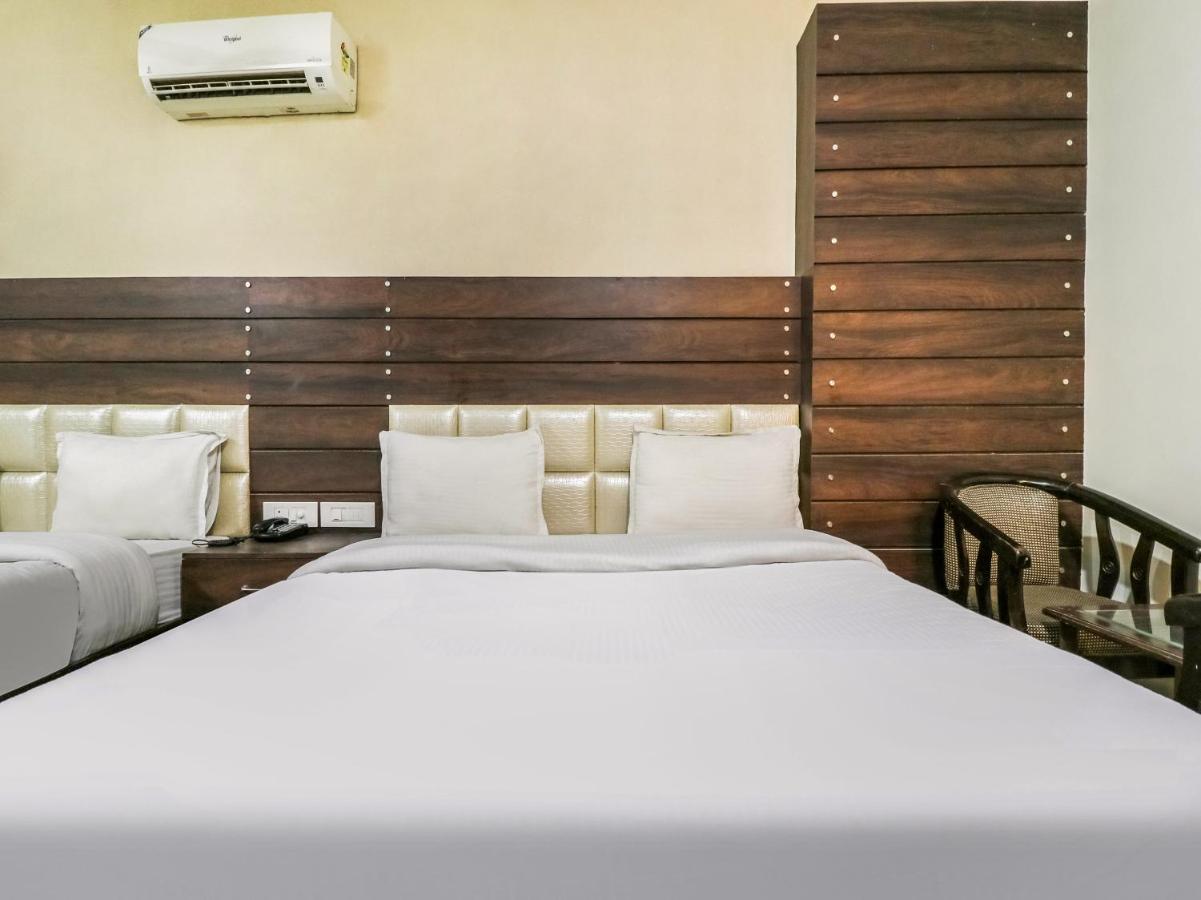 Oyo 1977 Grand Galaxy Hotel 3*