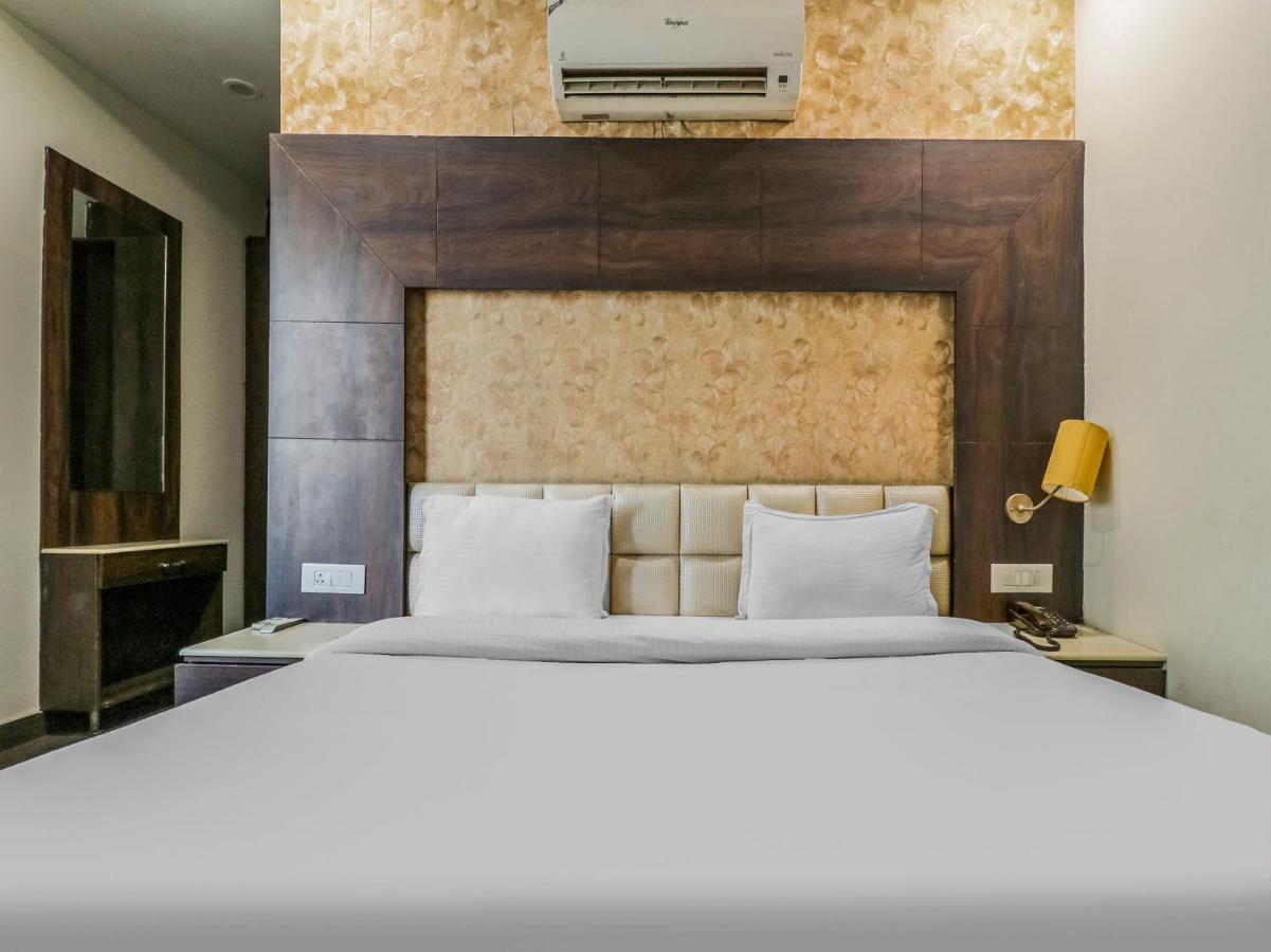 Hotel Oyo 1977 Grand Galaxy