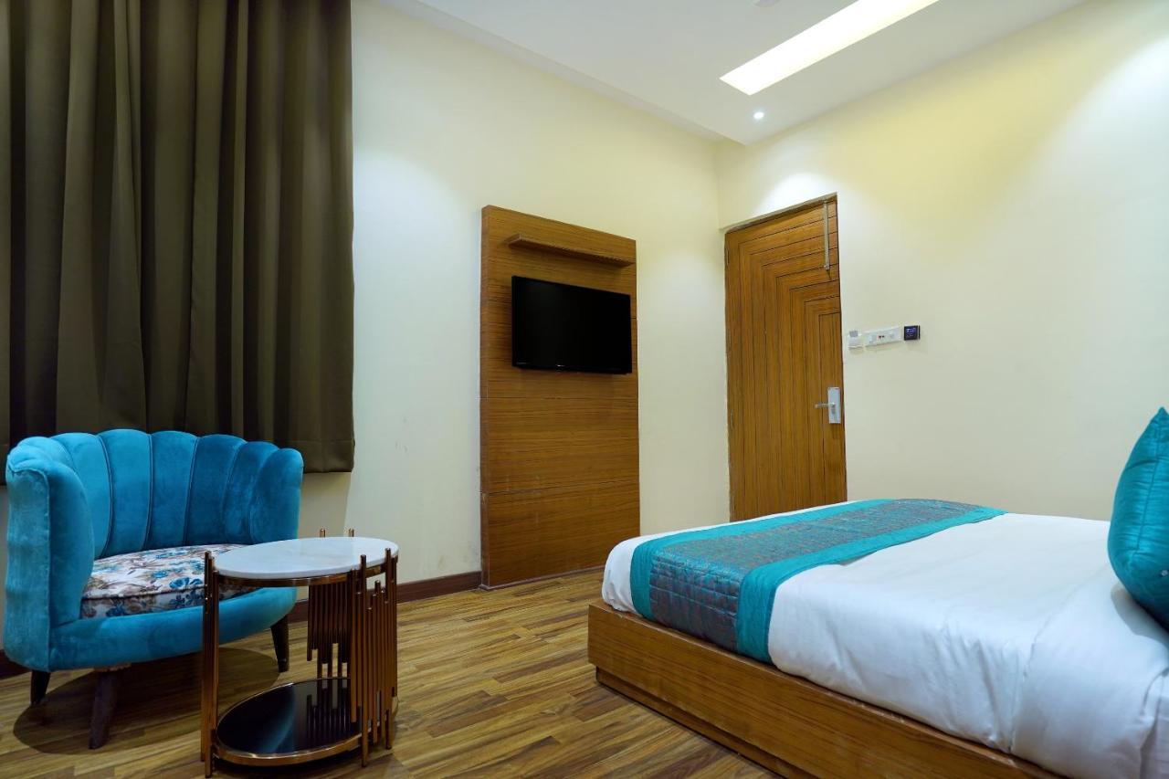 Aura Grand By Levelup 4* Amritsar
