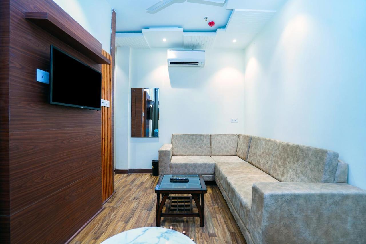 Aura Grand By Levelup Amritsar