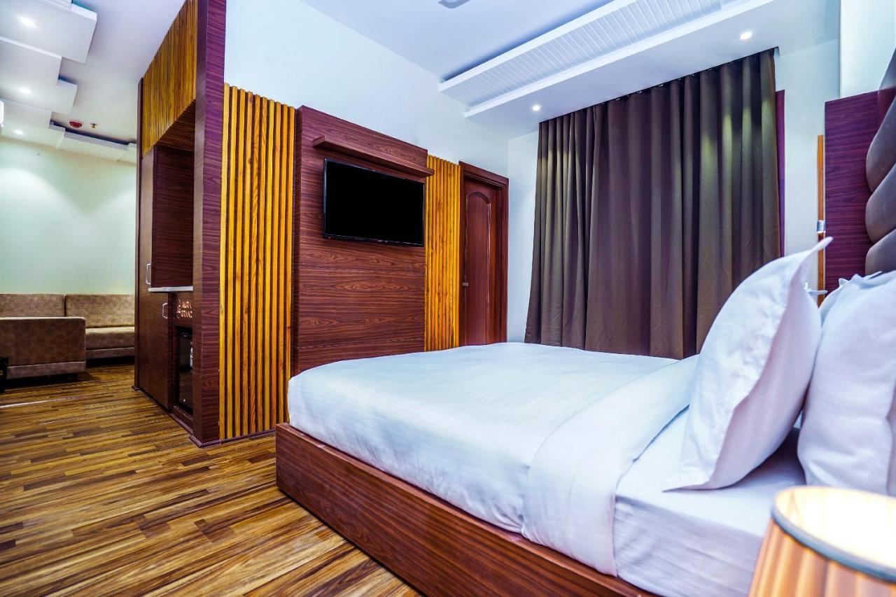 Hotel Aura Grand By Levelup Amritsar