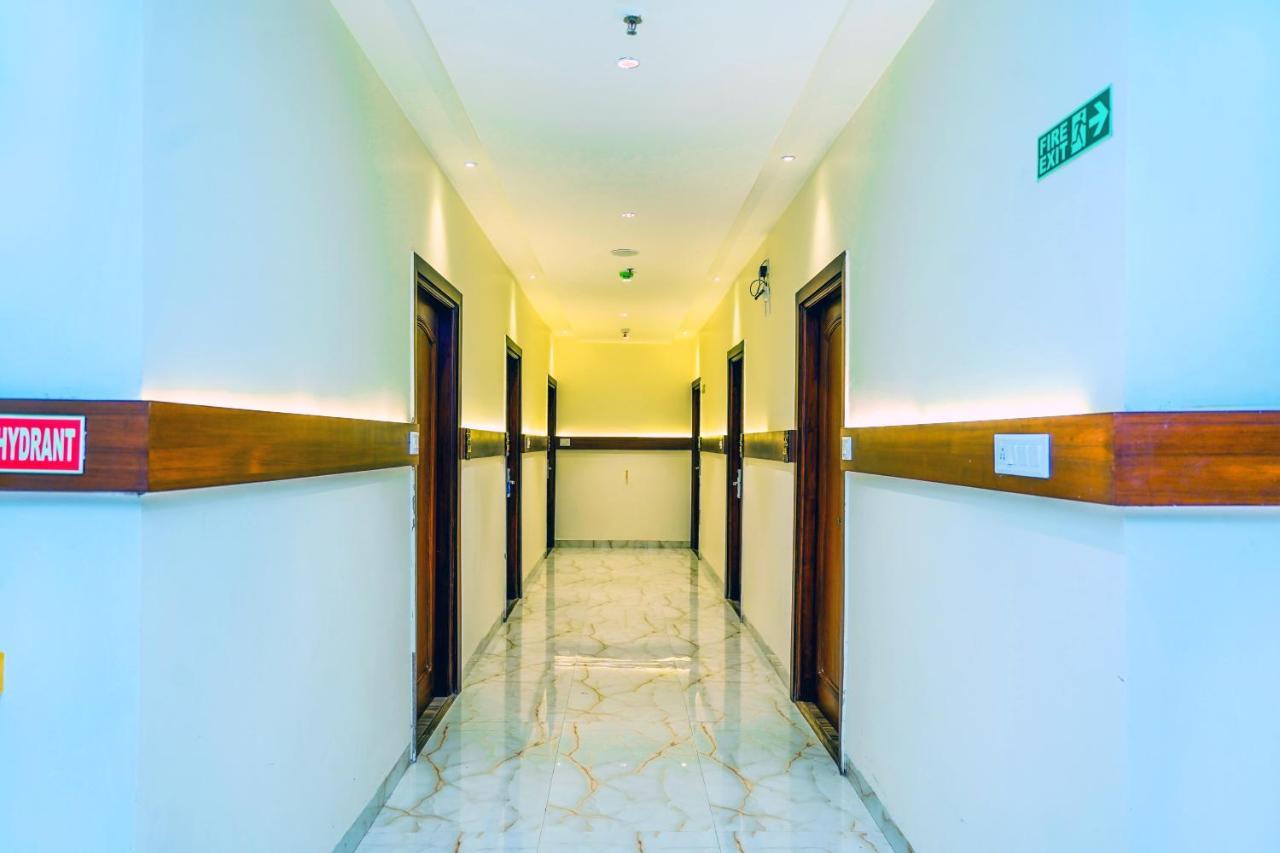 Hotel Aura Grand By Levelup