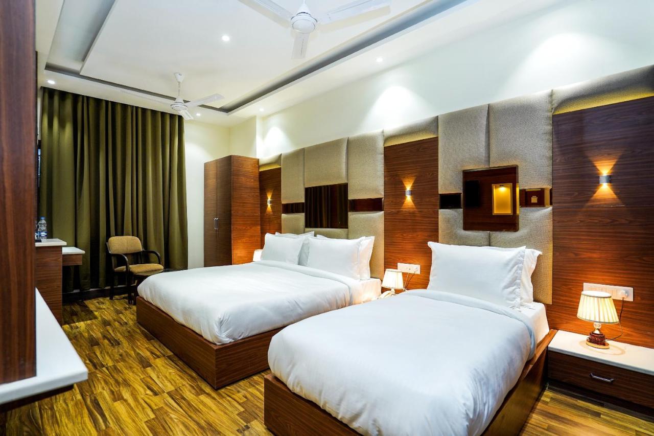 Aura Grand By Levelup 4*