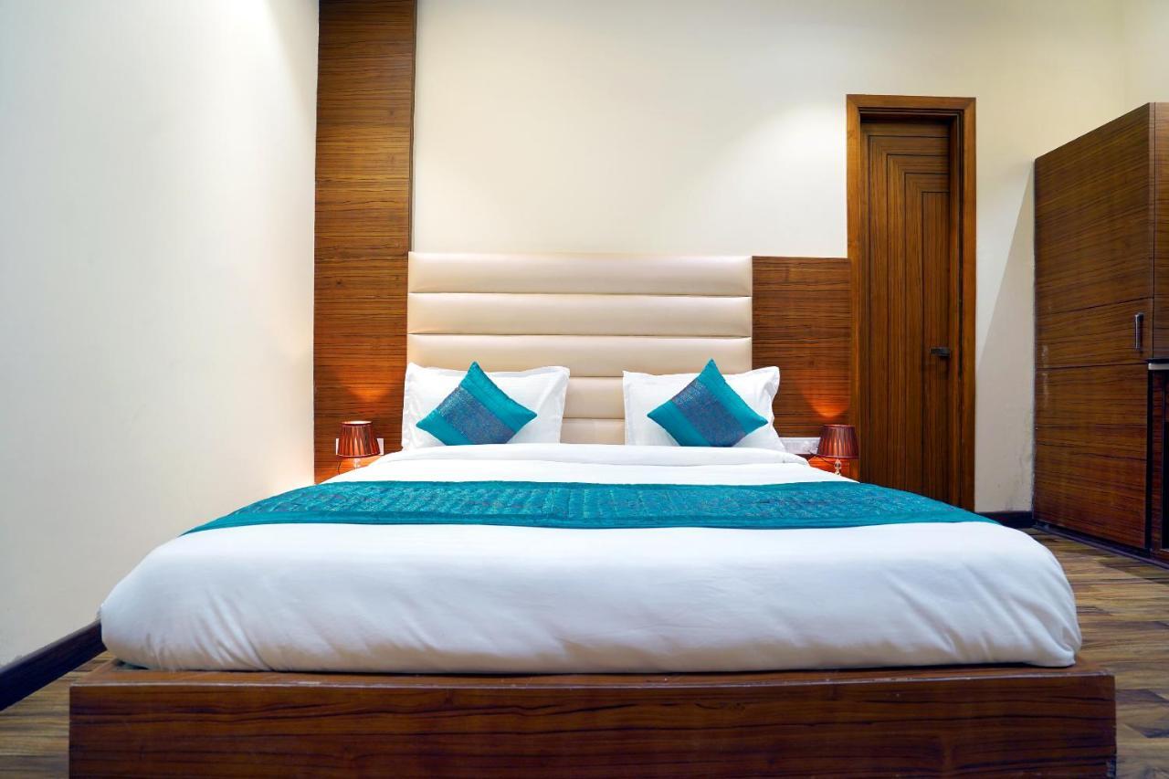 Hotel Aura Grand By Levelup