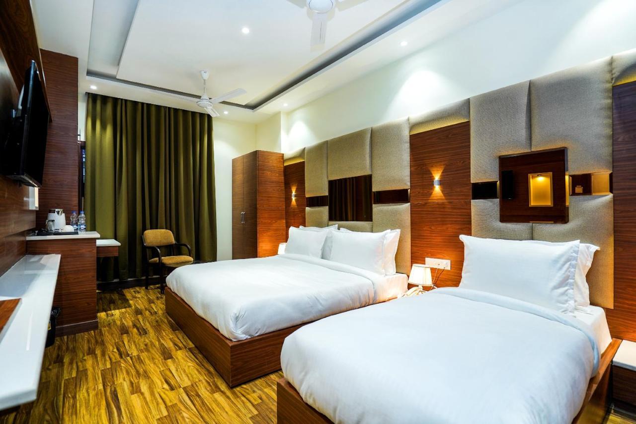 Aura Grand By Levelup 4* Amritsar