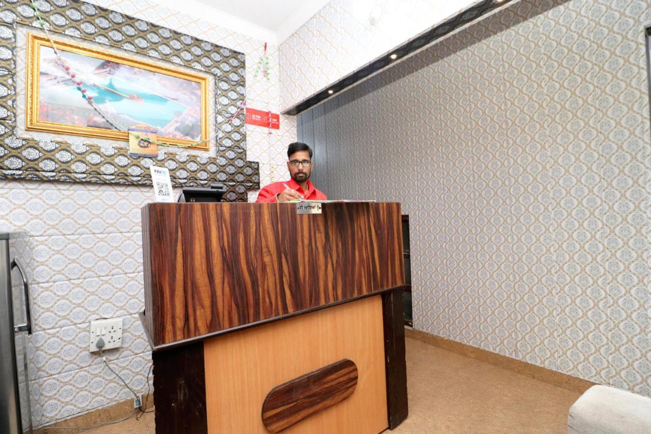 Oyo Apple Wood Hotel 3*