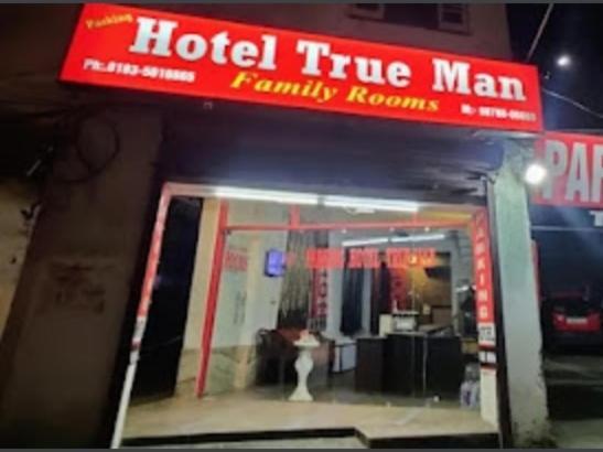True Man Hotel