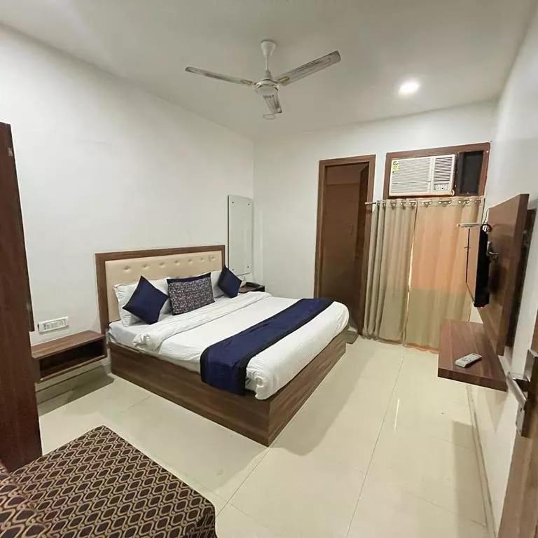 Hotel Rt Residency