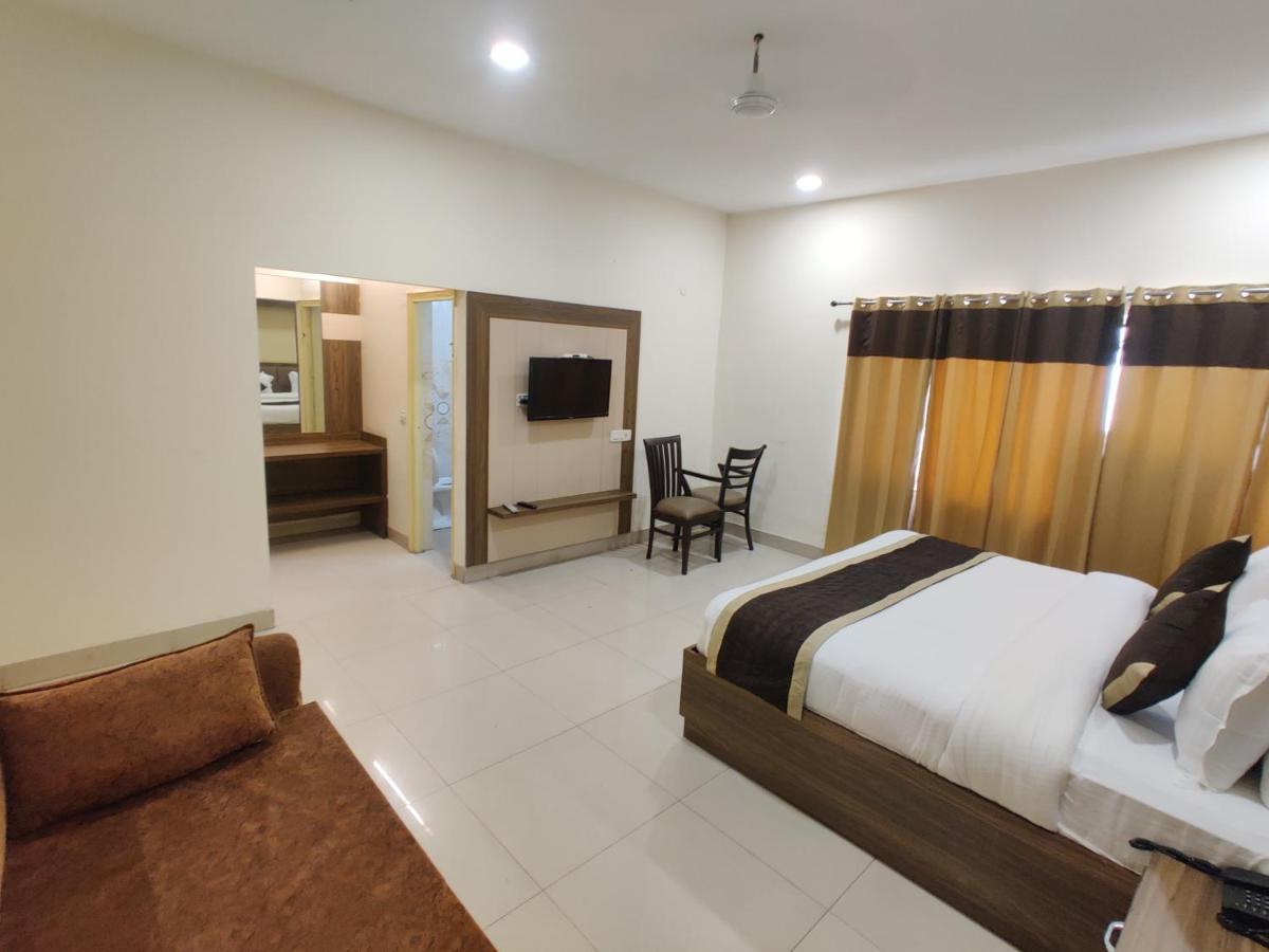 Raj Darbar - 10 Meter From Golden Temple Hotel Amritsar