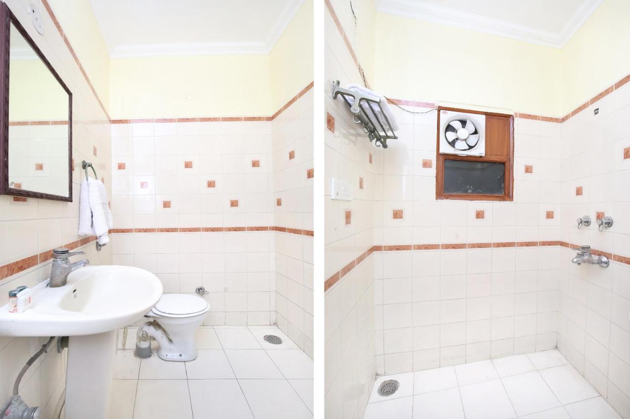 Oyo 15667 Anand Hotel