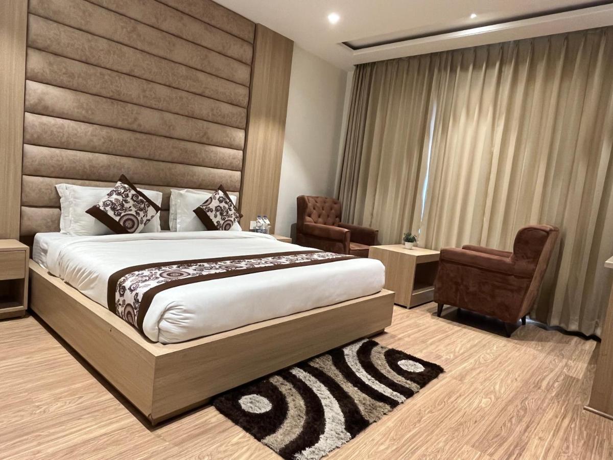 Rrv Hotel