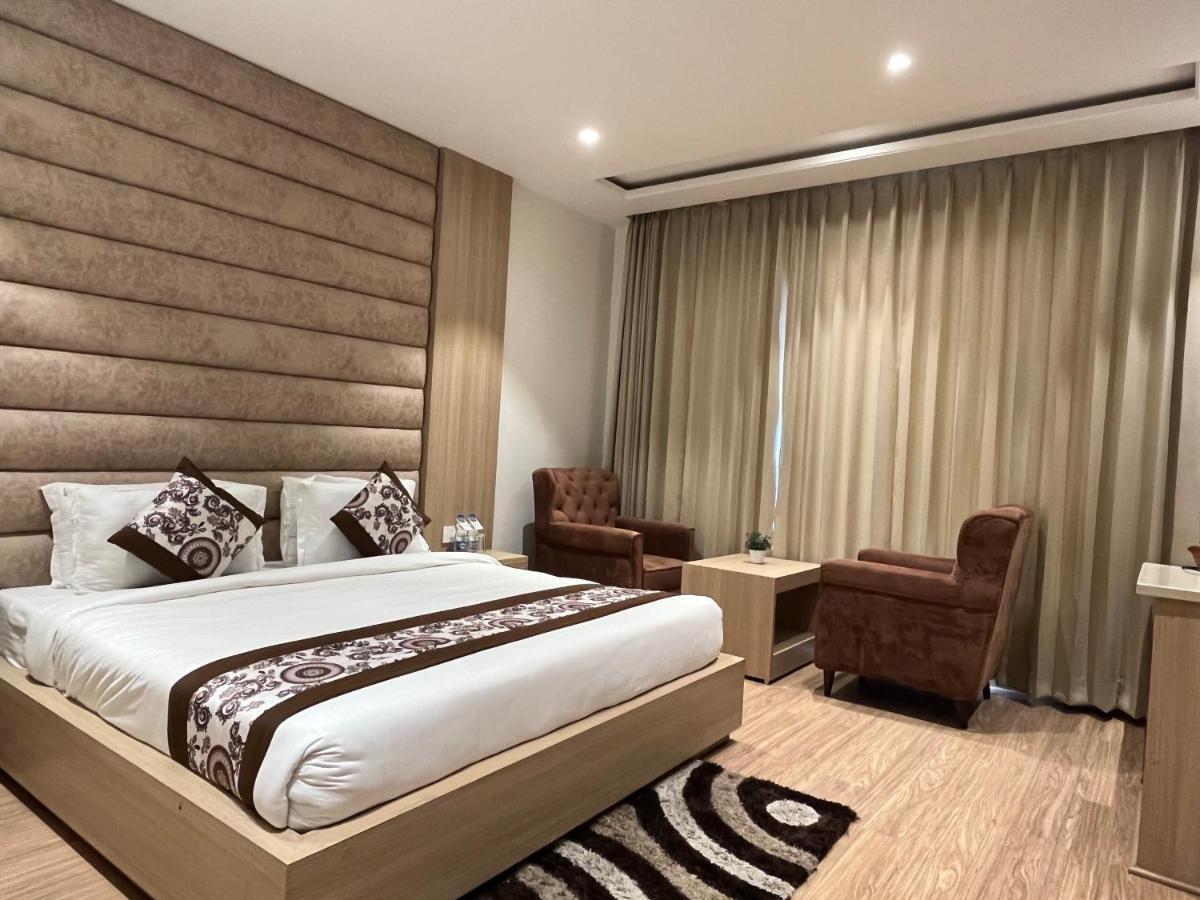 Rrv Hotel