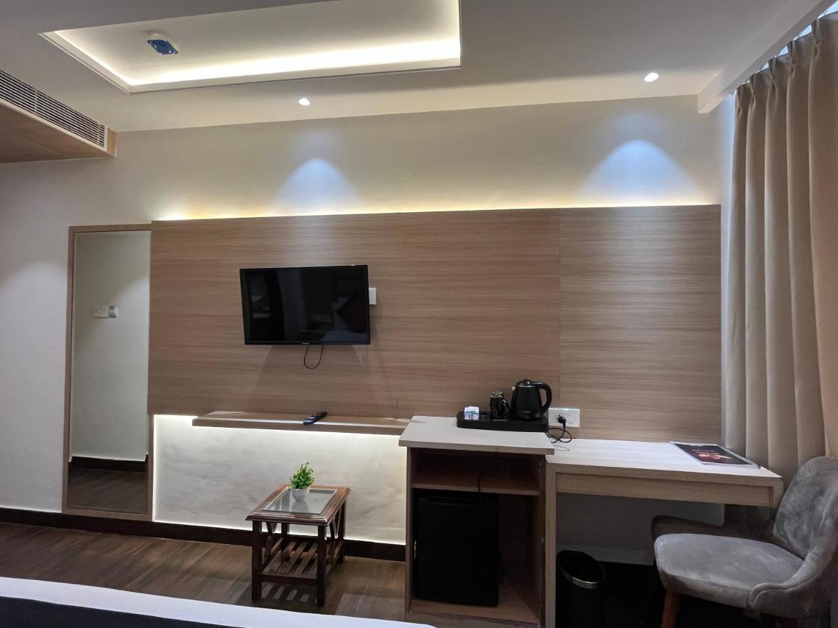 Rrv Hotel