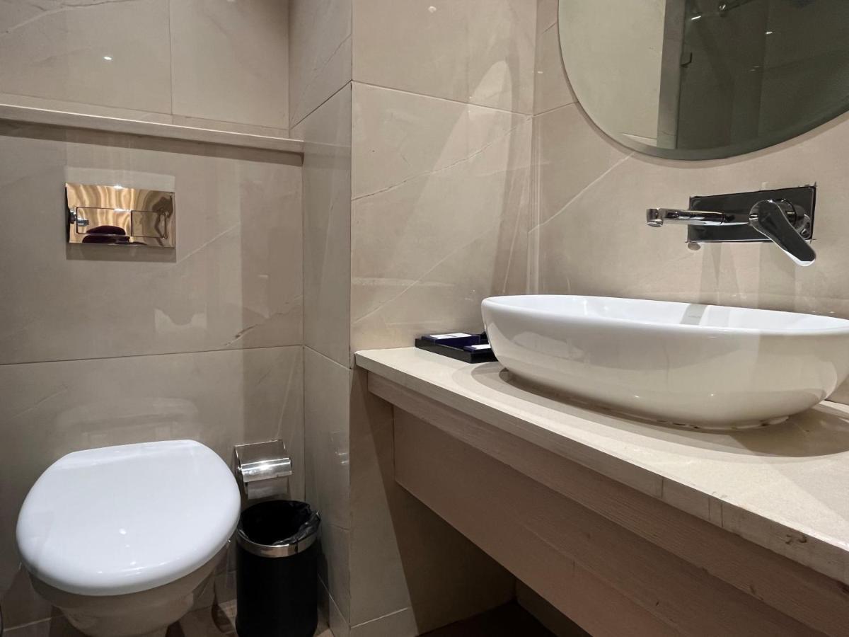 Hotel Rrv 4*