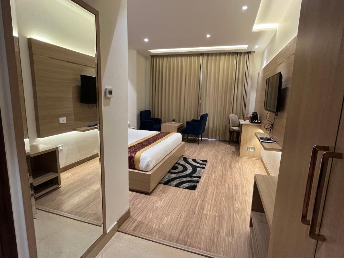 Rrv Hotel