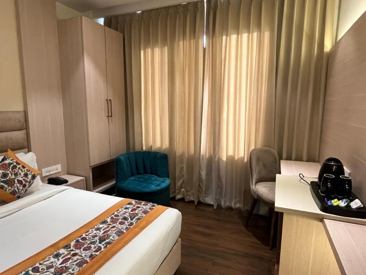 Rrv Hotel 4*