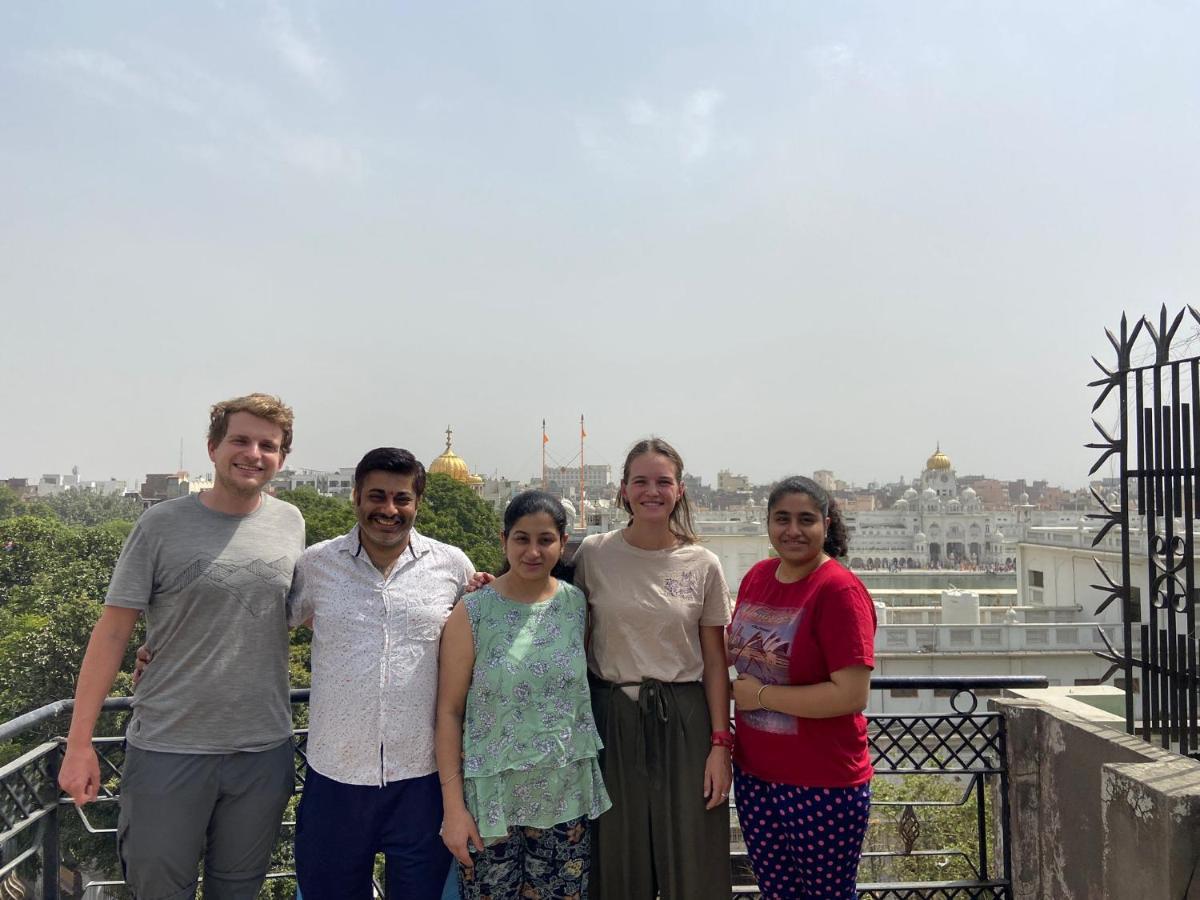 Bed & Breakfast 4n Homestay- Golden Temple View Amritsar