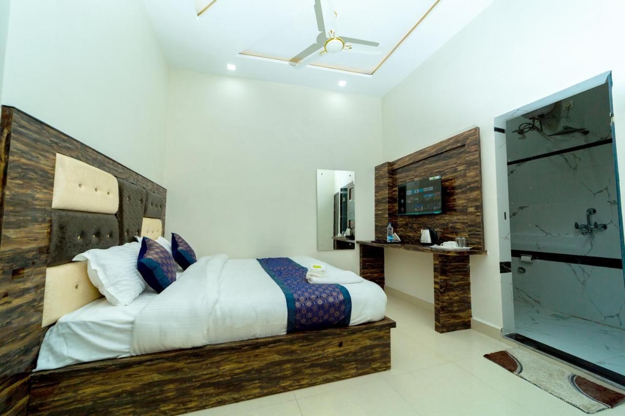 Hotel Chahal Residency