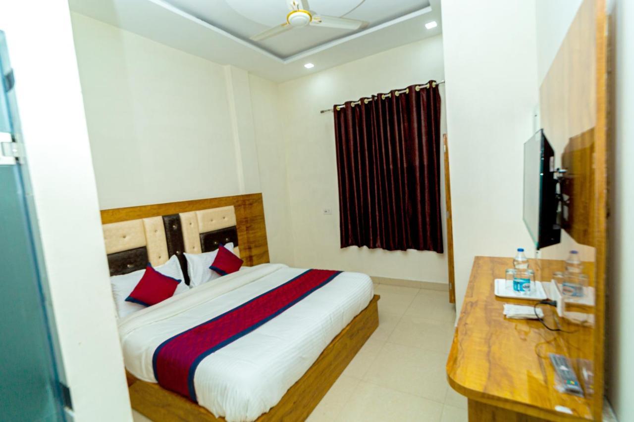 Chahal Residency Hotel 3*