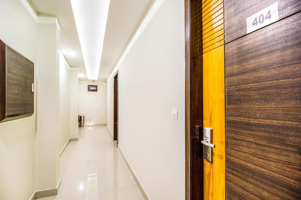 Fabhotel Kk Continental Rd 3*