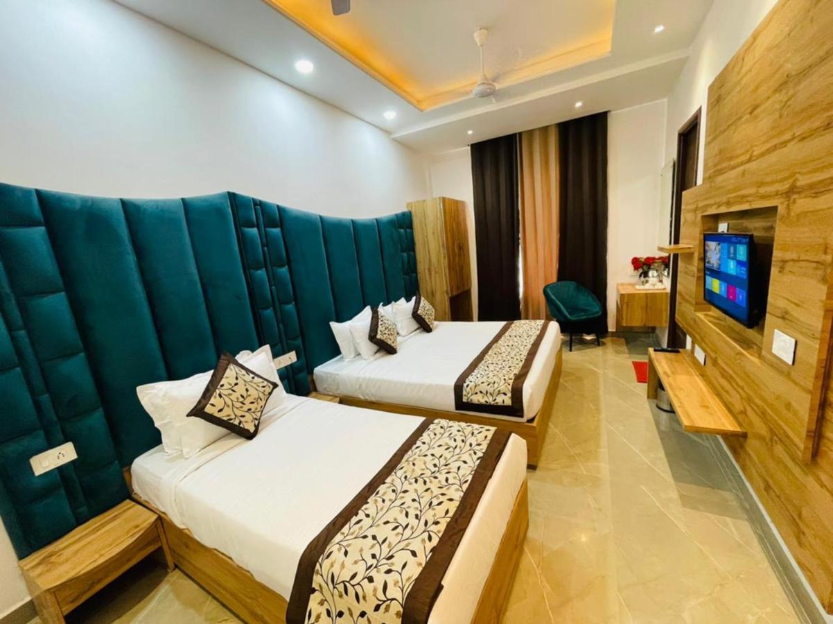 Dream Town By Cozy & 3* Amritsar