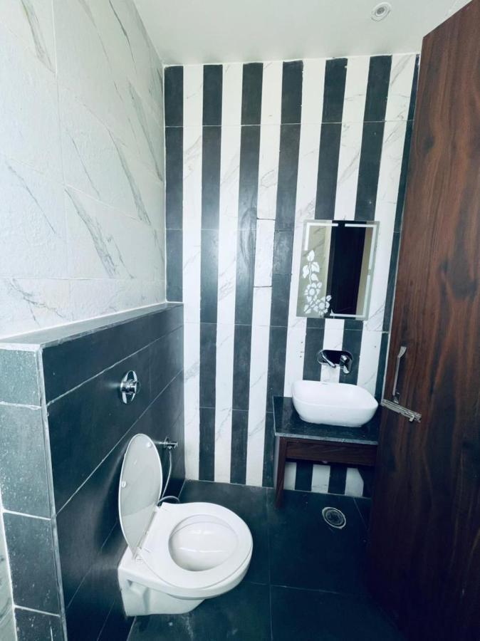 Dream Town By Cozy & 3* Amritsar