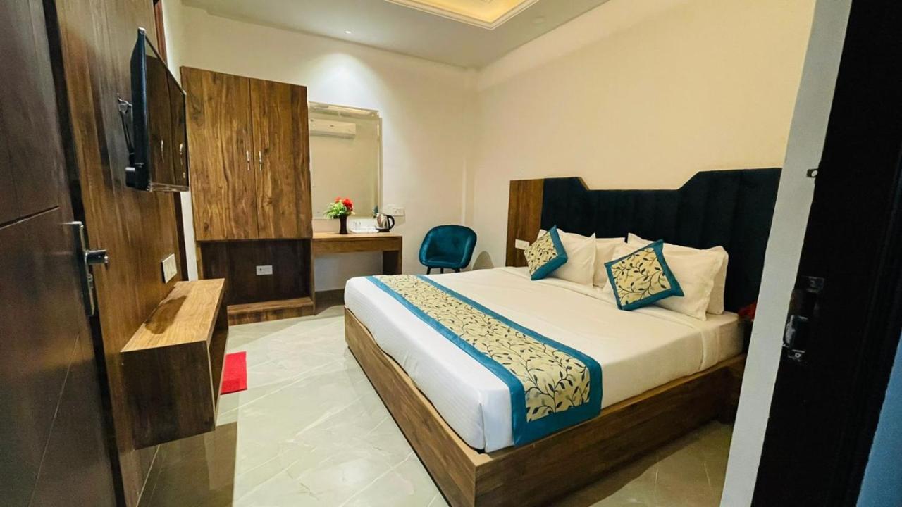 Dream Town By Cozy & Hotel