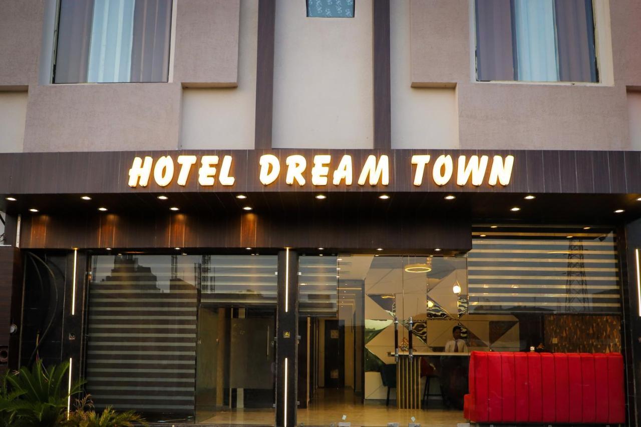 Hotel Dream Town By Cozy & 3*