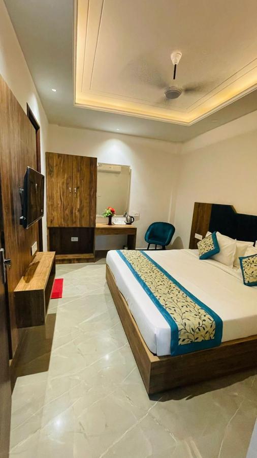 Dream Town By Cozy & 3* Amritsar