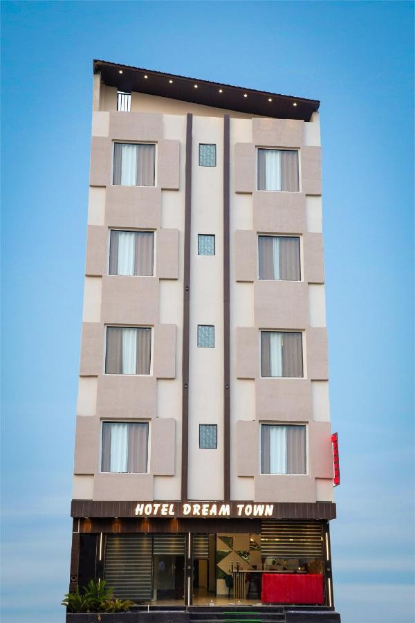 Dream Town By Cozy & Hotel 3*