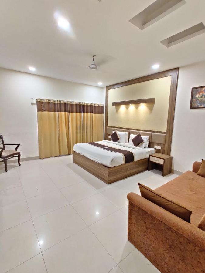 Raj Darbar - 10 Meter From Golden Temple Hotel 3*