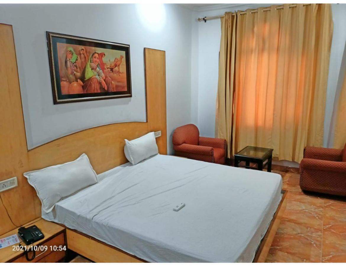 Kishore International, Hotel