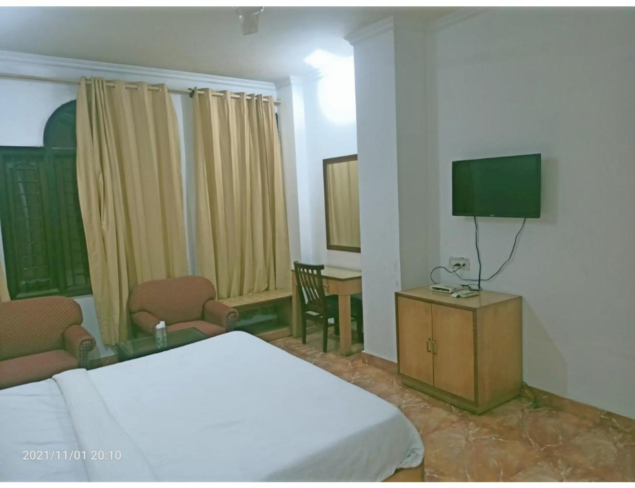 Kishore International, Hotel